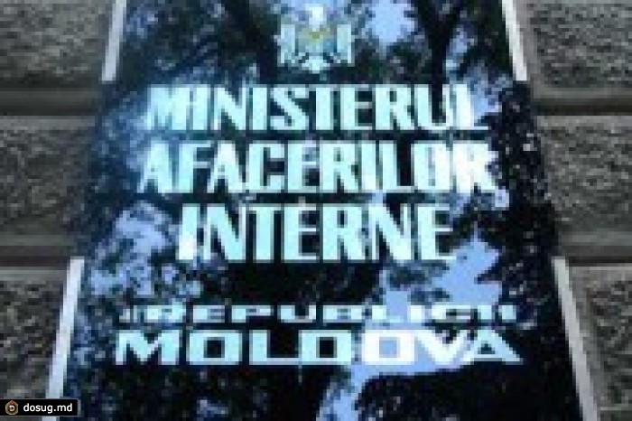 Сергей Ильченко благодарит министра МВД