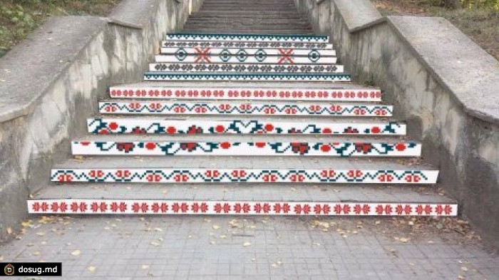 Шесть лет тюрьмы грозит активистам, раскрасившим лестницы в парке "Долина Роз"