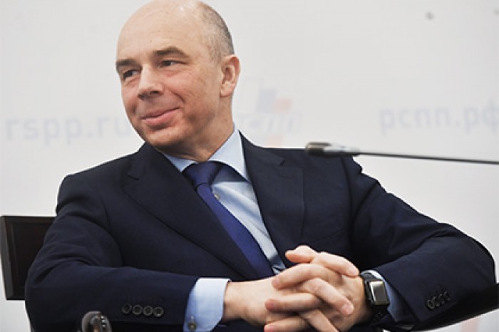 Силуанов назвал рубль переоцененным на 10 процентов