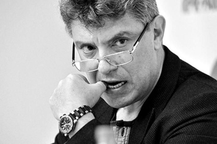 СКР назвал обещанную за убийство Немцова сумму