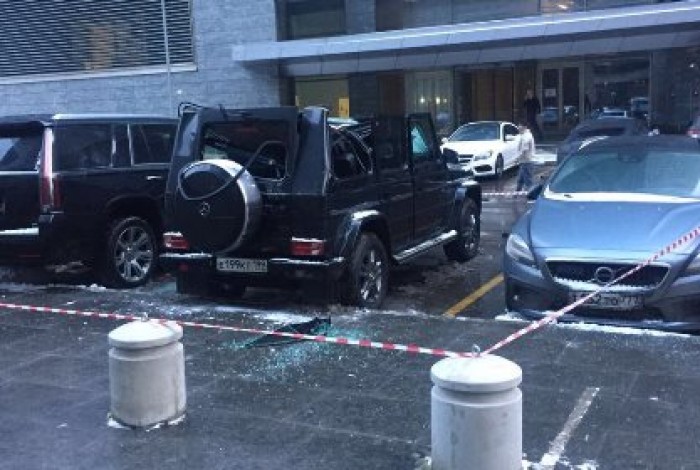 СКР занялся гибелью упавшего на Gelandewagen с башни «Око» мужчины