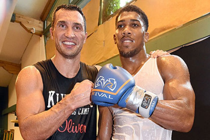 СМИ сообщили об угрозе срыва боя между Кличко и Джошуа