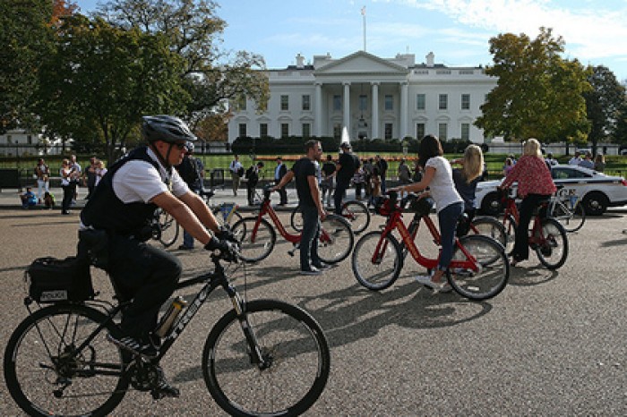 СМИ сообщили о запрете на посещение Белого дома иностранными туристами