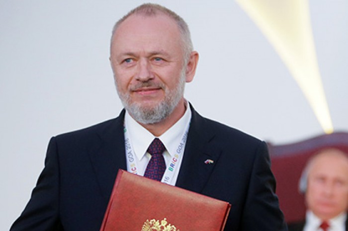 СМИ узнали о возможном переходе директора ФСВТС Фомина в Минобороны