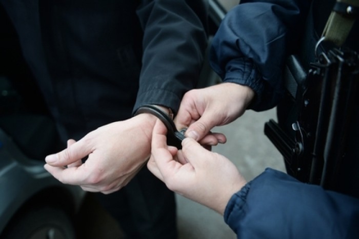 Снимавший деньги со счетов в банках аферист задержан в Подмосковье