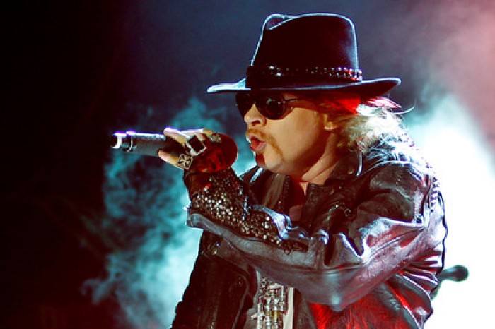 Солист Guns'n'Roses стал новым вокалистом AC/DC