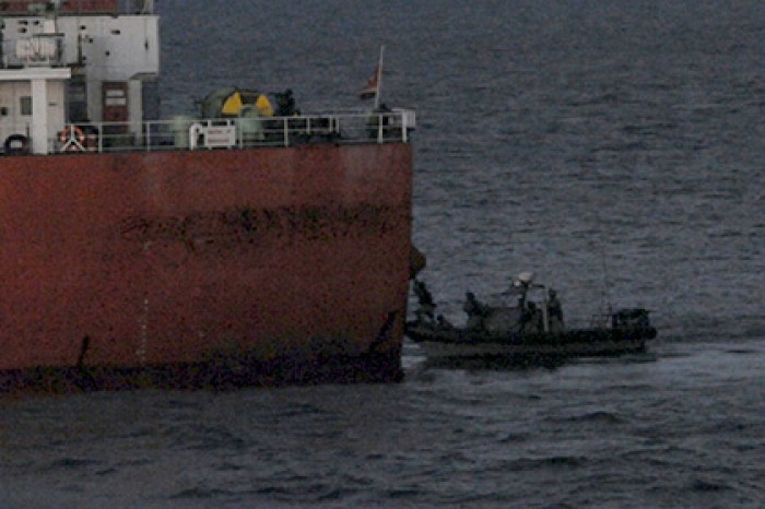 Сомалийские пираты впервые за пять лет захватили торговое судно