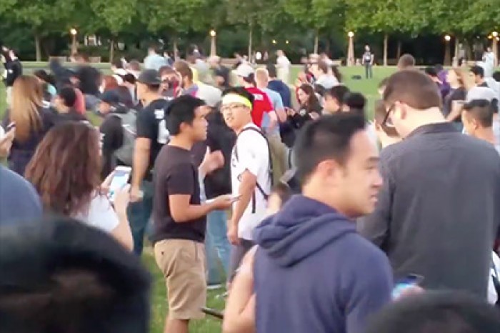 Сотни игроков в Pokemon GO одновременно ринулись на поиски редкого покемона