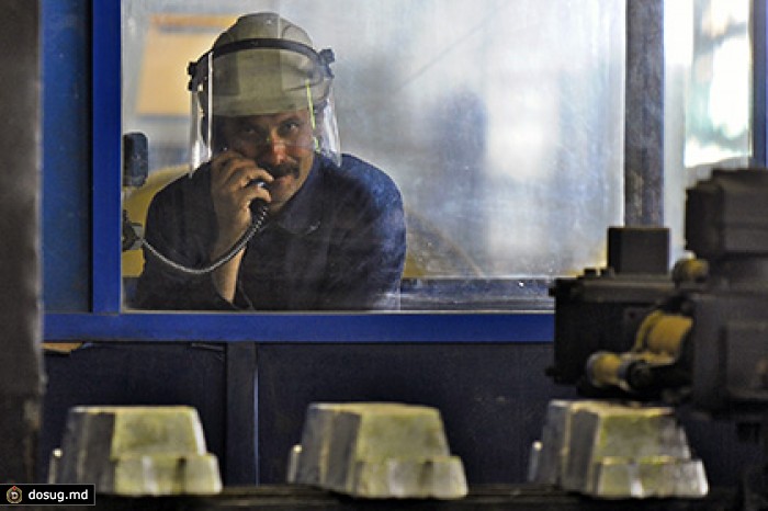 Спад в обрабатывающей промышленности России замедлился