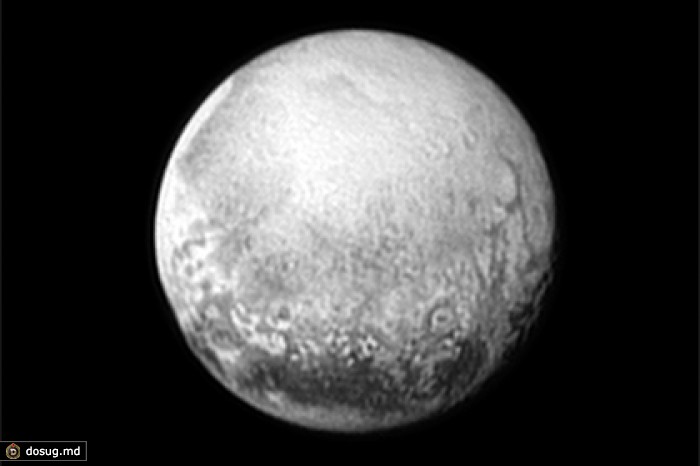 Станция New Horizons увидела на Хароне кратер