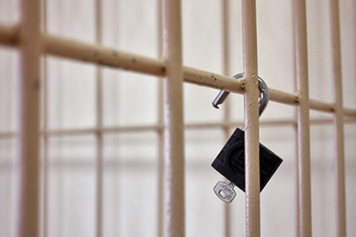 Суд отказался арестовать помощника прокурора за стрельбу на свадьбе