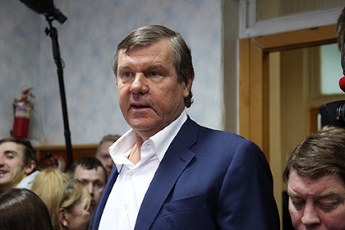 Суд отправил шансонье Александра Новикова под домашний арест