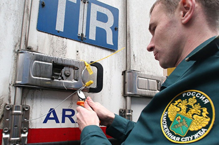 Таможня перечислила в бюджет 284 миллиарда рублей