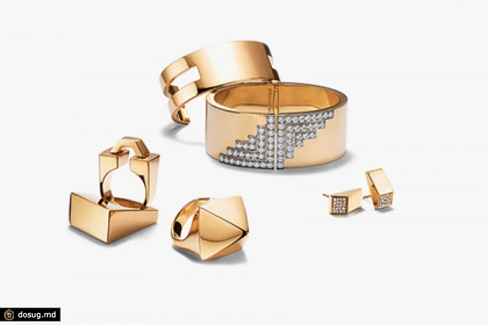 Tiffany & Co. предложила к Рождеству серебряную коробку для пилюль и 3D-пазл