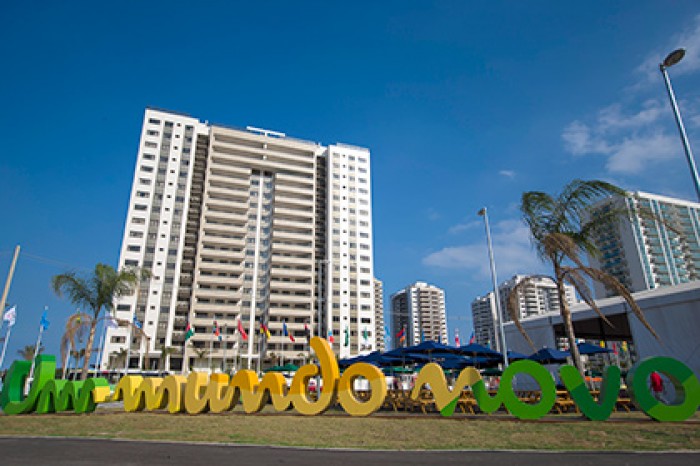 Трех испанских паралимпийцев обокрали в Рио