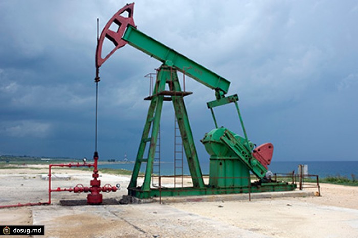 Цена на нефть опустилась ниже 37 долларов за баррель