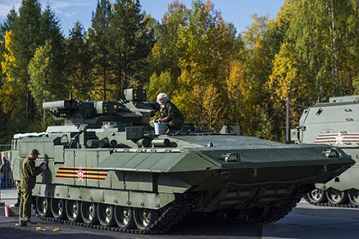 Тяжелые БМП Т-15 «Армата» вооружат беспилотниками