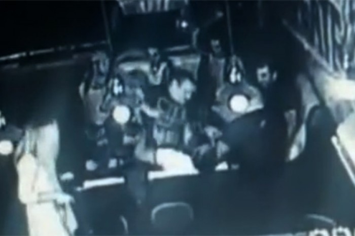 Убийство кикбоксером посетителя подмосковного бара попало на видео