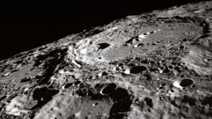 Ученые нашли на Луне тайные кратеры