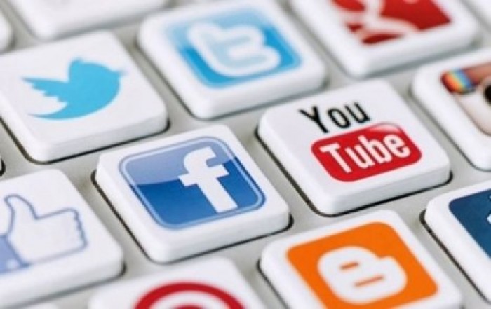 Ученые: общение в соцсетях ведет к изоляции в реальной жизни