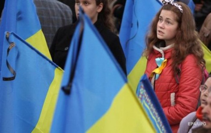 Уехать из страны хотят 65% украинцев – опрос