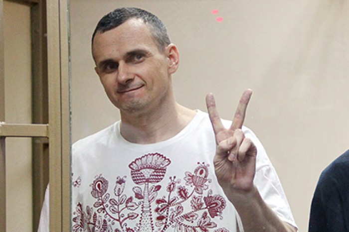 Украинский режиссер Сенцов написал в колонии пять сценариев и повесть