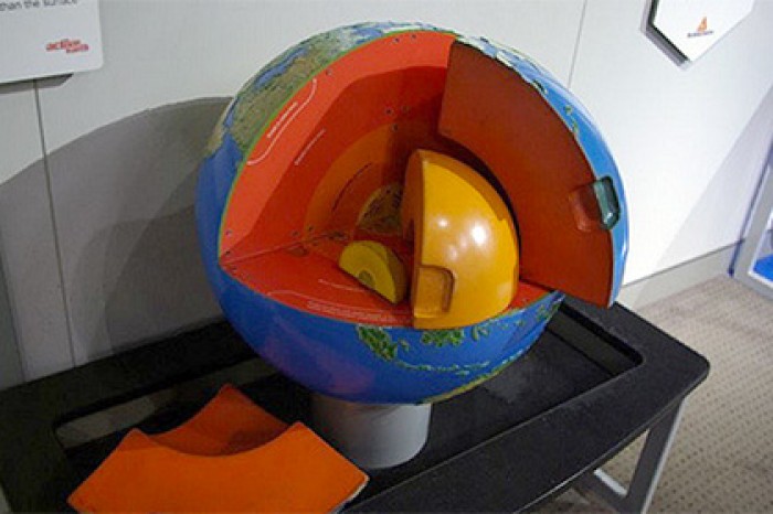 У внутреннего ядра Земли нашли симметрию