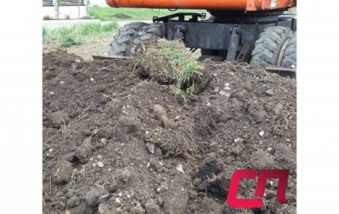 В Бельцах на футбольном поле нашли снаряд времен Второй мировой