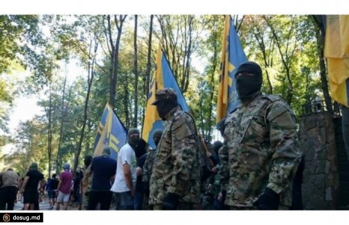 В Харькове штурмуют дом украинского депутата