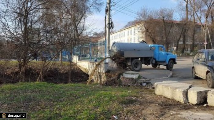 В Кишиневе в речку Бык вылили нечистоты