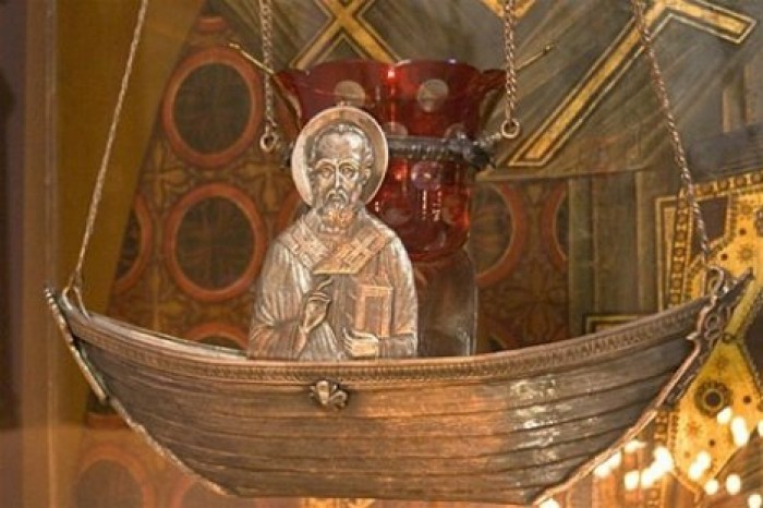 В Кондрицкий монастырь доставили мощи Святого Николая