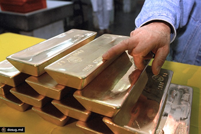 В Москве два иностранца пытались продать 42 слитка фальшивого золота