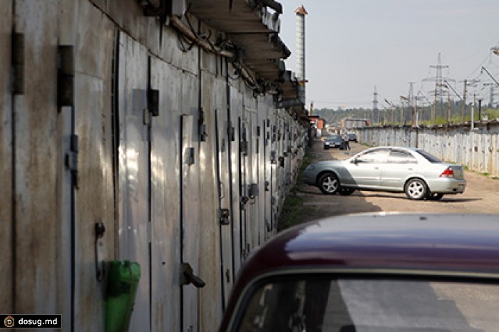 В Москве в гараже замглавы отдела полиции нашли угнанный автомобиль