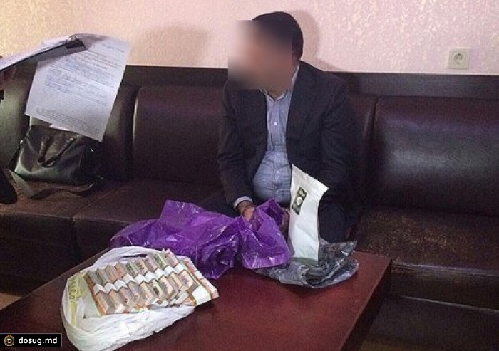 В Одессе чиновники Минобороны попались на взятке в полмиллиона