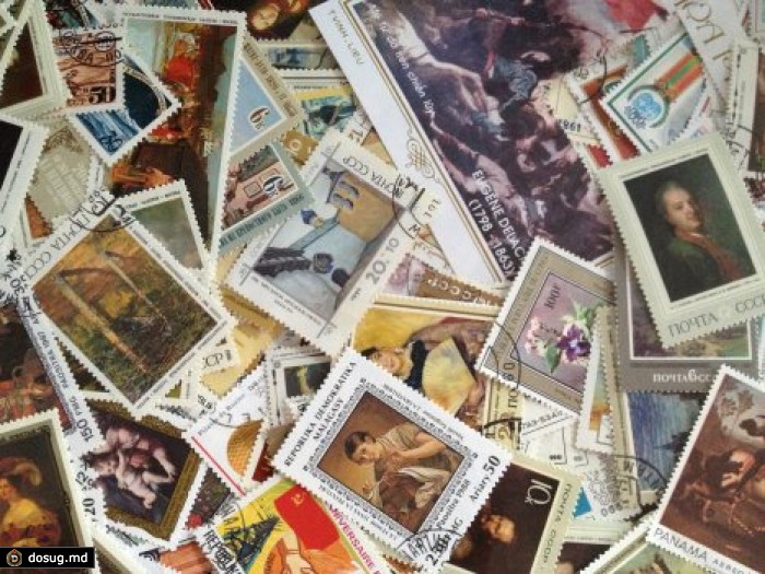 В посылке из Италии нашли уникальную коллекцию старых марок