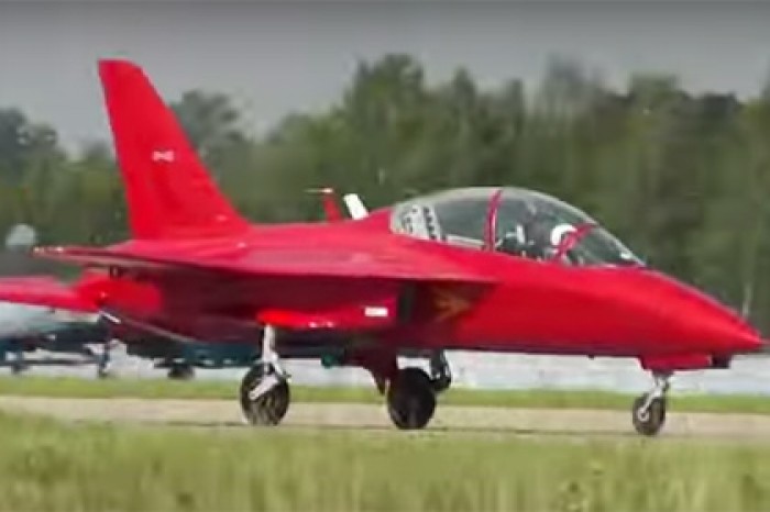 В России начались испытания нового учебного самолета