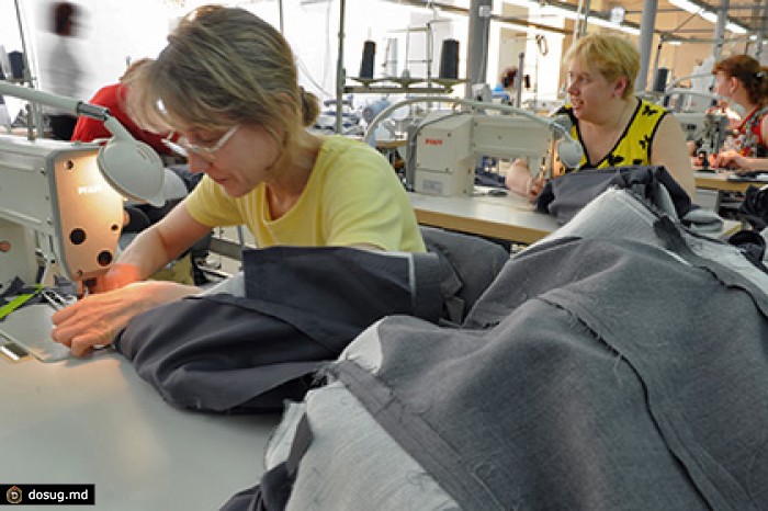 В России почти на четверть упало производство штанов