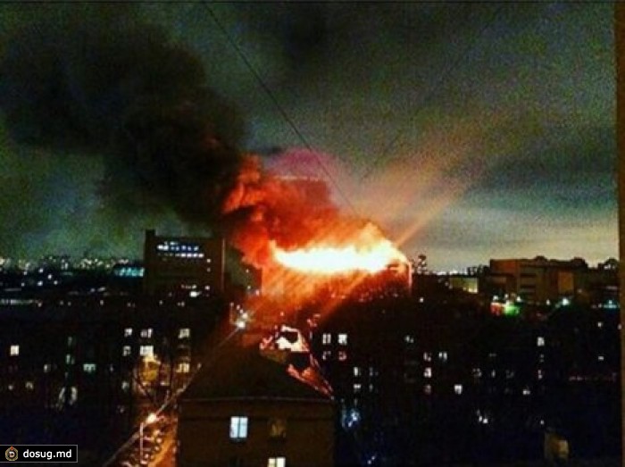 В Сеть выложили сотни снимков крупнейшего за 25 лет пожара в Москве