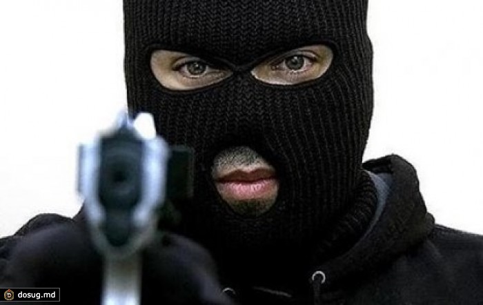 В Запорожье у мужчины на улице отобрали 350 тысяч гривен