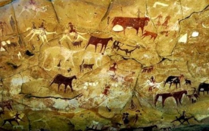 Вандалы высекли свои имена поверх наскальных рисунков в Чаде