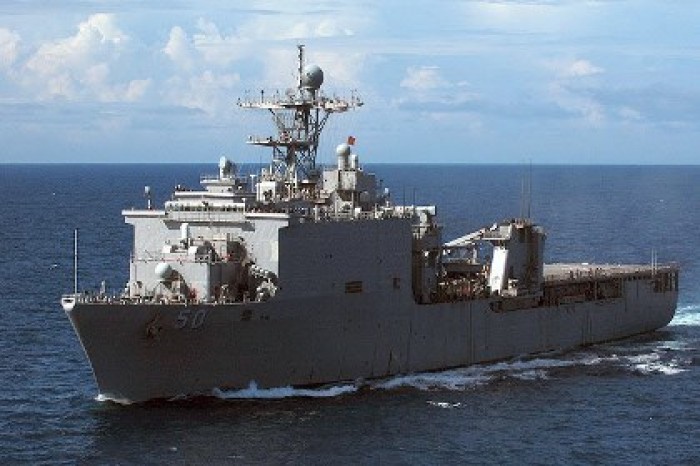 В Черное море вошел американский десантный корабль Carter Hall