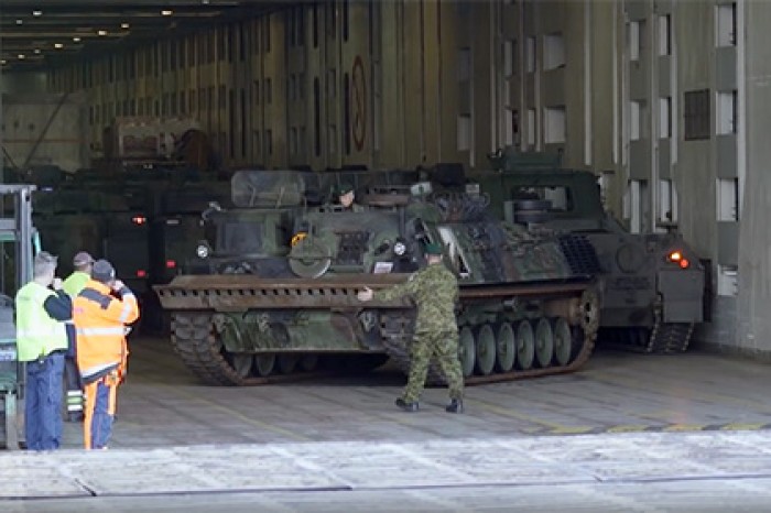 В Эстонию прибыли первые БМП CV90 из Нидерландов