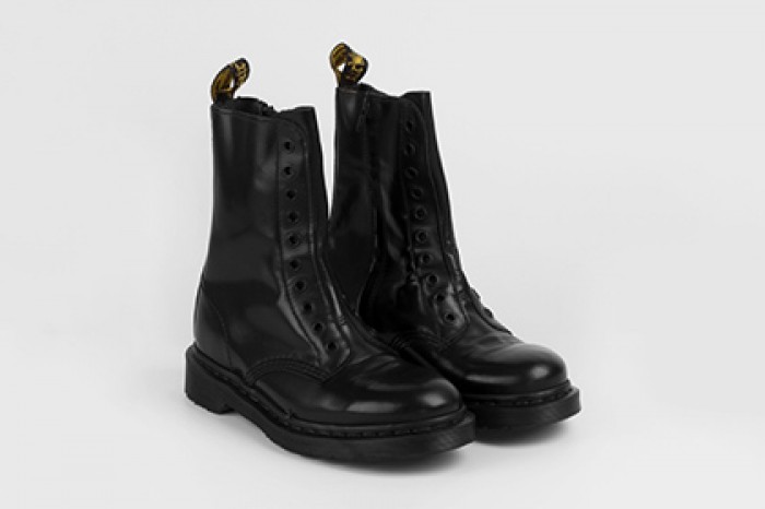 Vetements создал «10-глазые» ботинки Dr. Martens