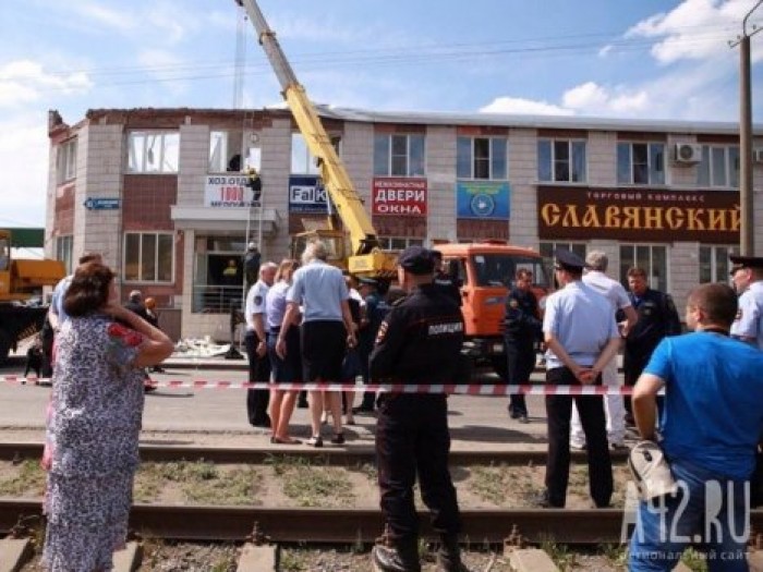 В Кемерово обрушилось здание торгового комплекса