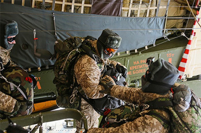 В Минобороны запланировали построить военную инфраструктуру в Арктике