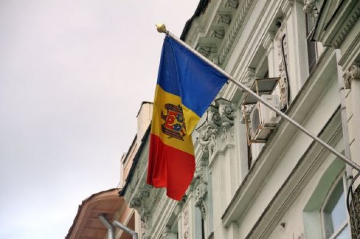 В Молдове приспустили государственные флаги в память жертв коммунистического режима
