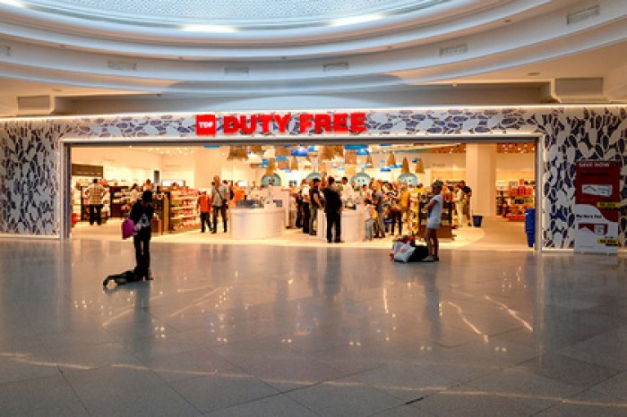 В МВД предложили обязать авиапассажиров сдавать спиртное из duty free в багаж