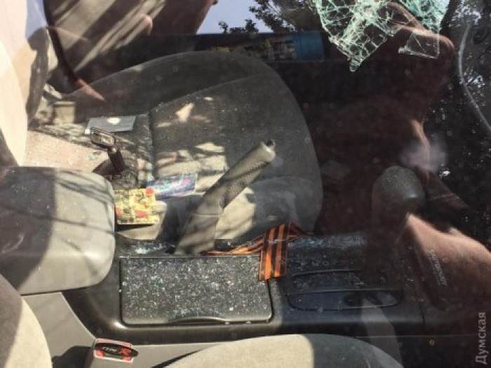 В Одессе разбили машину жителя Приднестровья, который ездил с георгиевской ленточкой в салоне