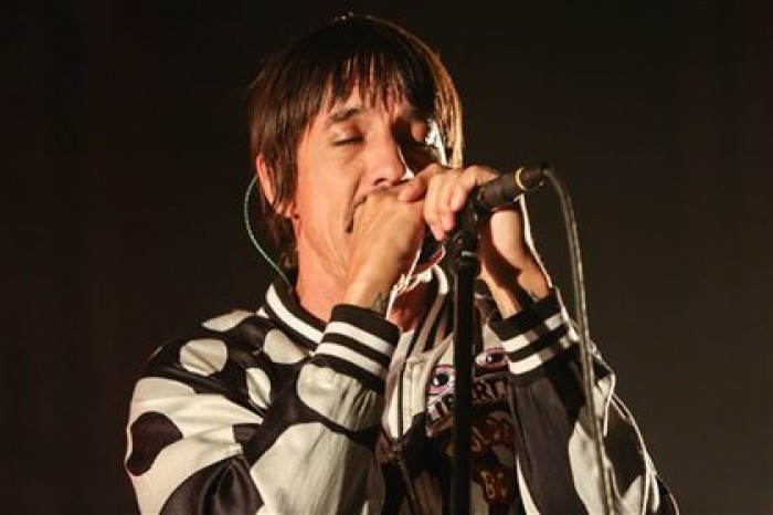Вокалиста Red Hot Chili Peppers госпитализировали