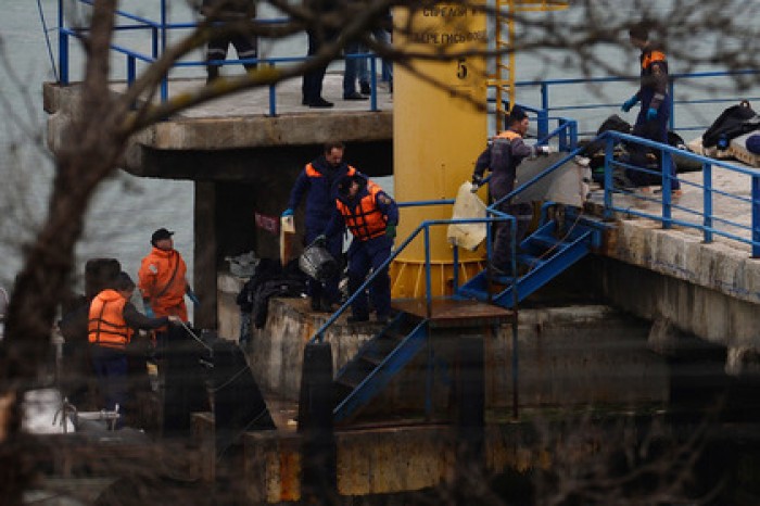 В районе катастрофы самолета Минобороны России нашли тела трех погибших